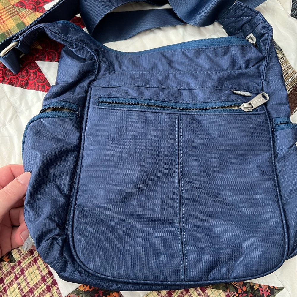 Baggallini blue purse 👜